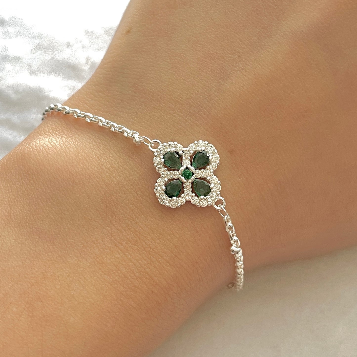 Single Clover Bracelet