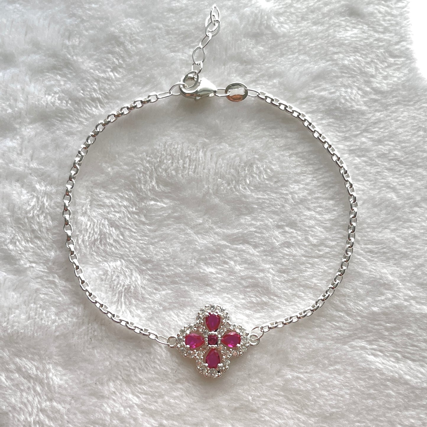 Single Clover Bracelet